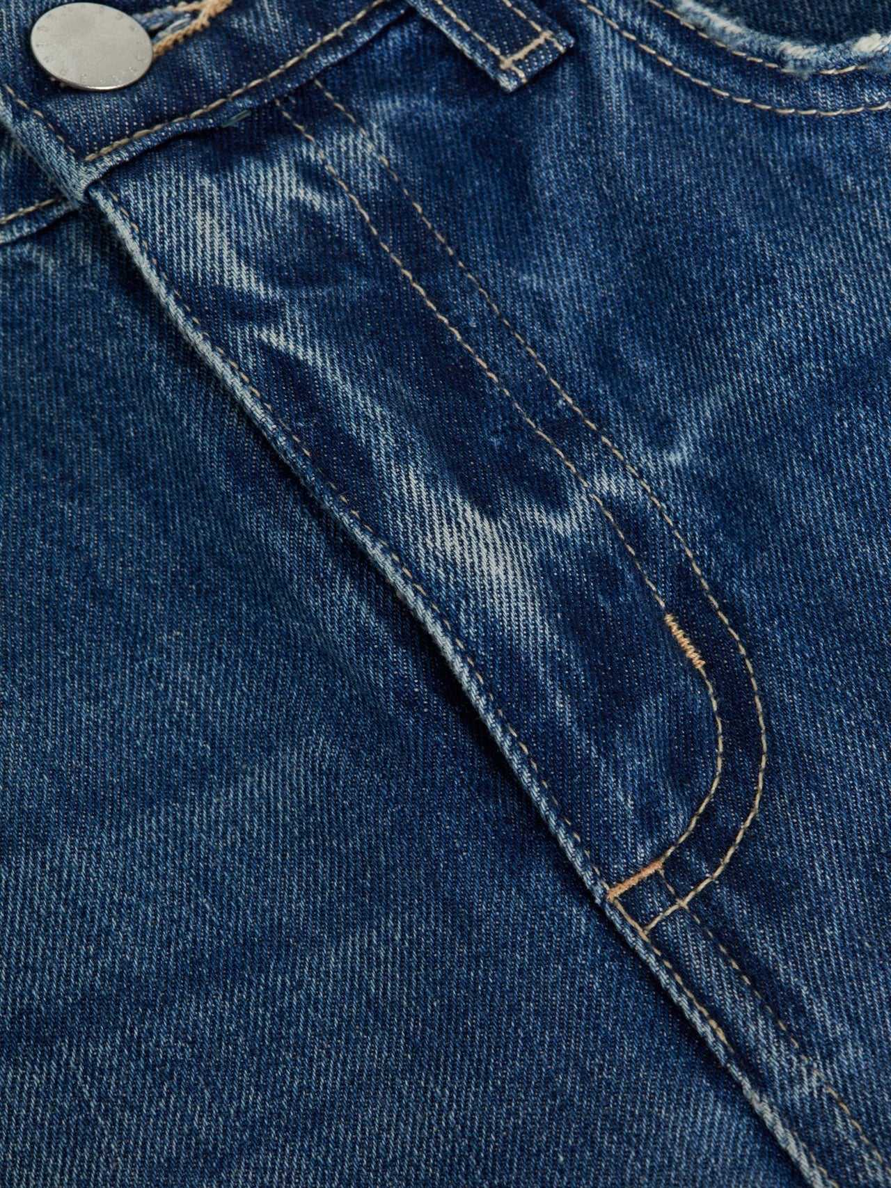 Teya Low-Rise Jean Short in Granada Destruct