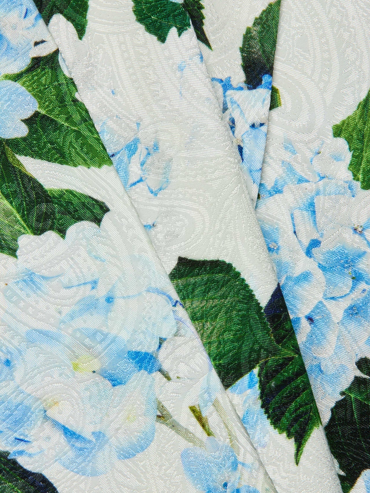 Ciara Satin Robe Top in Ivory/Light Blue Large Hydrangea