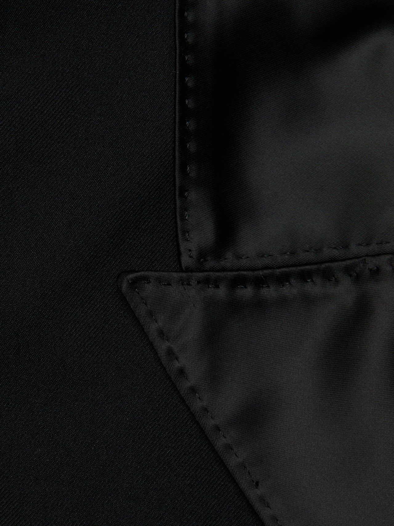 Hollis Vest in Black