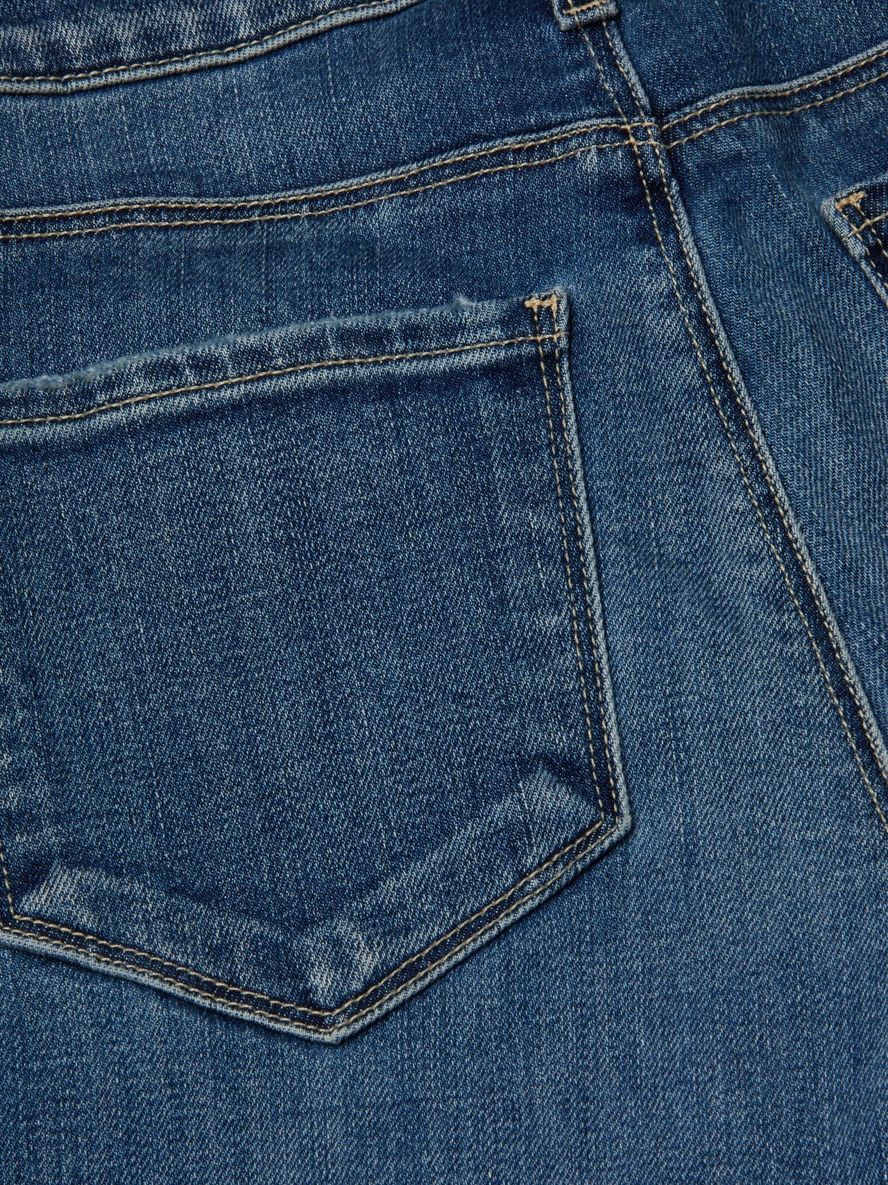 Cara Low-Rise Bootcut Jean in Alverez