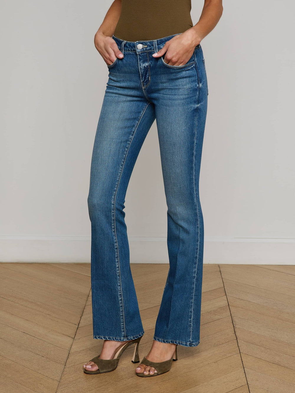 Cara Low-Rise Bootcut Jean in Bari