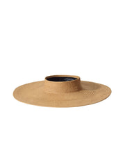 Flor Visor – Sun-Ready Style in Café