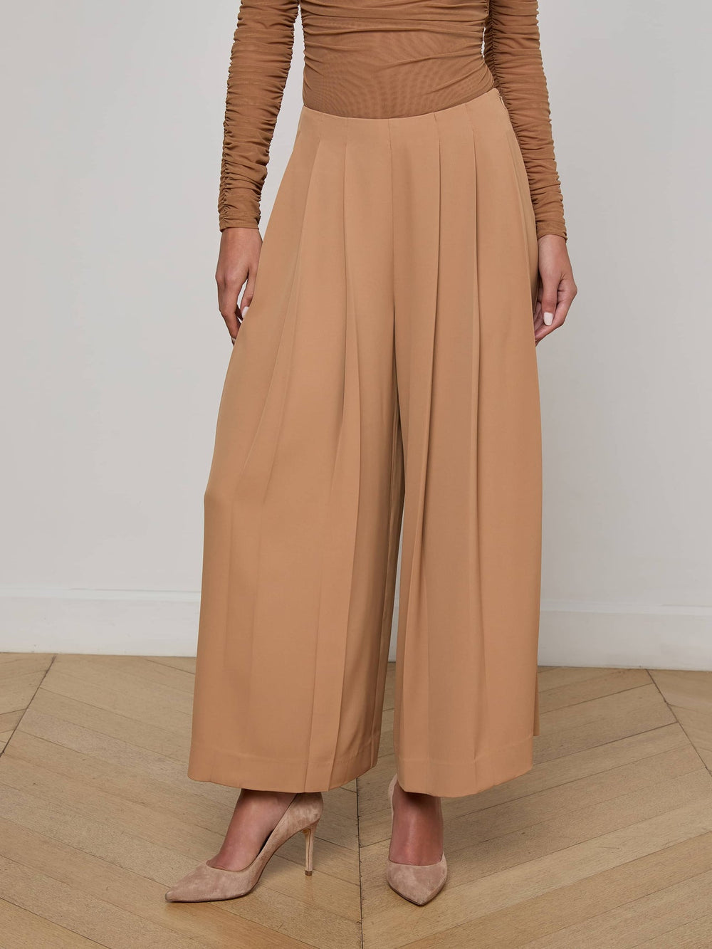 Novalynn Cropped Pleated Pant in Cinnamon Swirl
