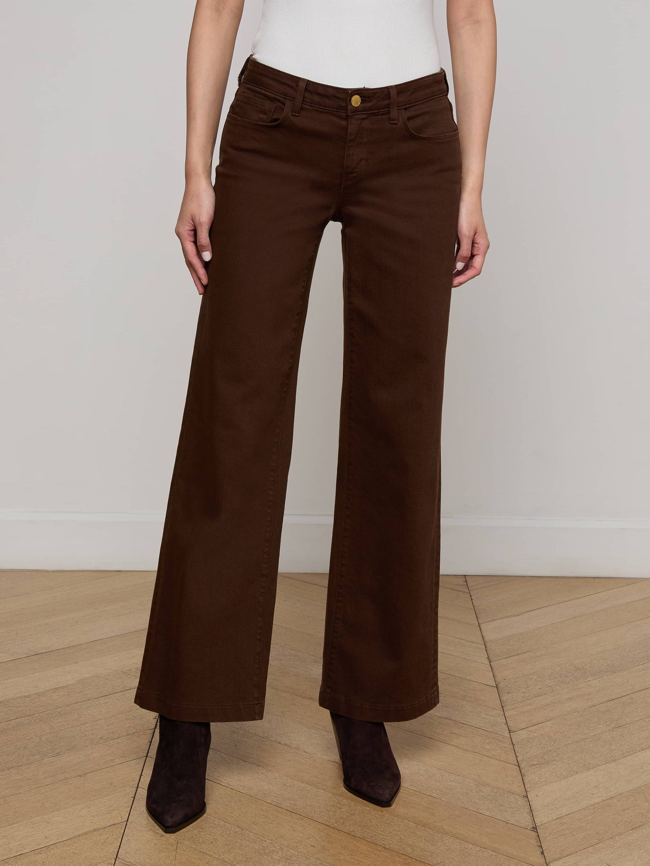 Joanne Low-Rise Wide-Leg Jean in Brown
