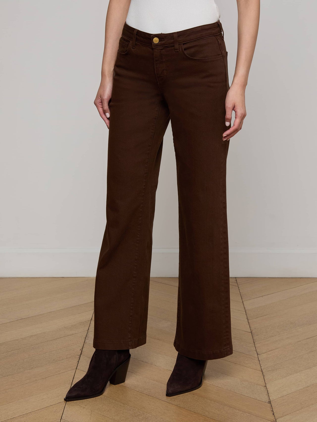 Joanne Low-Rise Wide-Leg Jean in Brown