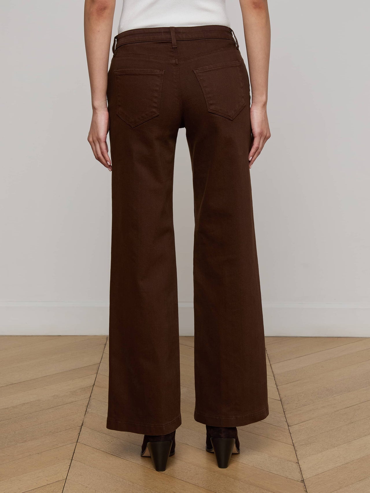 Joanne Low-Rise Wide-Leg Jean in Brown