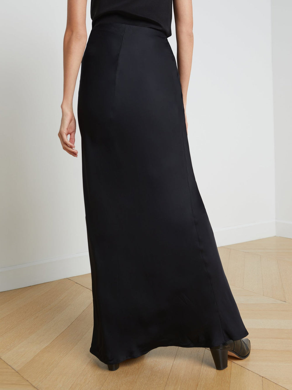 Zeta Maxi Skirt – Chic, Minimalist Satin Skirt in Black