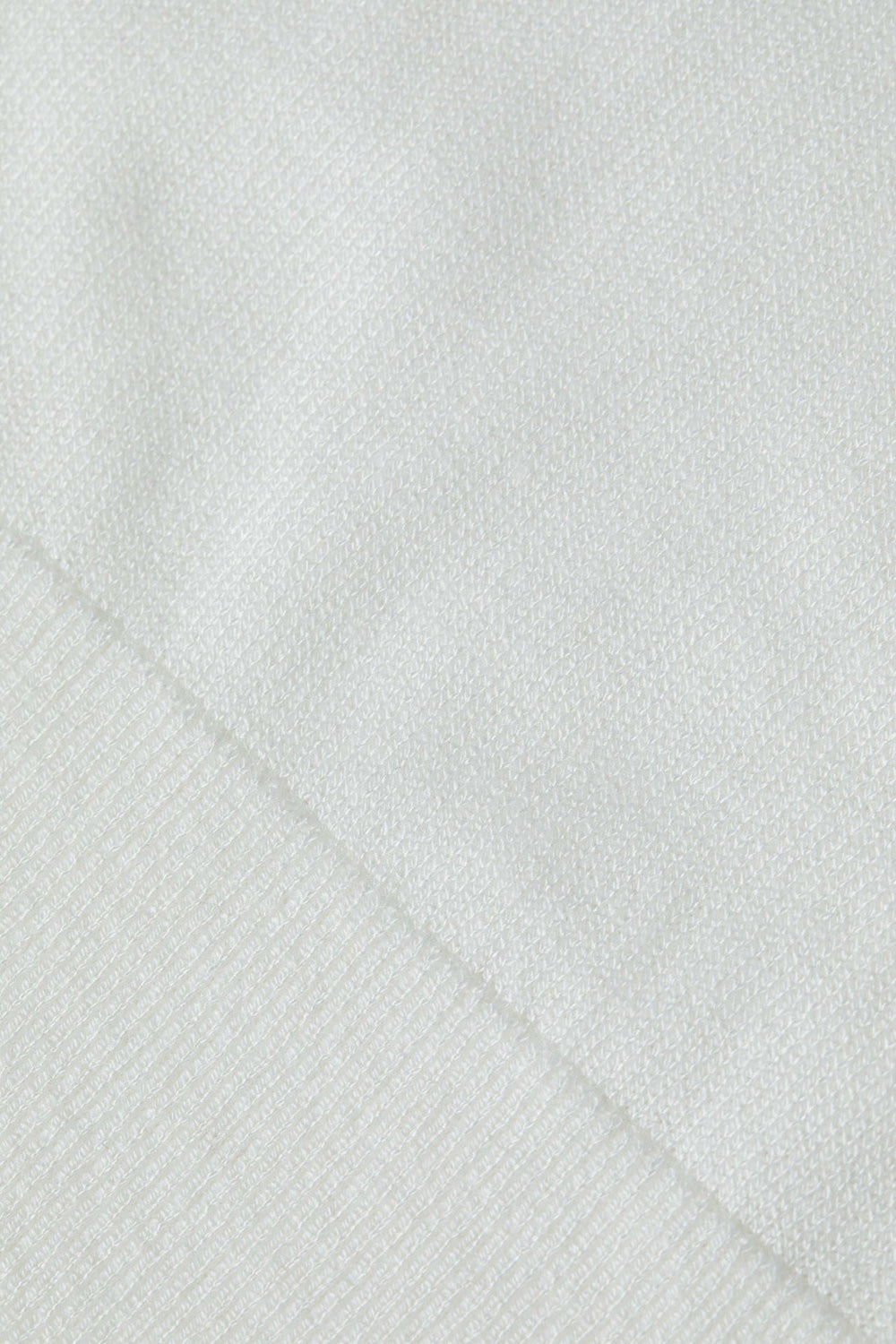 Kamdyn Cropped Turtleneck in Ivory/Gold